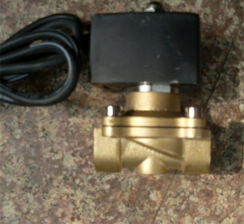 黃銅螺紋電磁閥 黃(huáng)銅螺紋電(diàn)磁閥